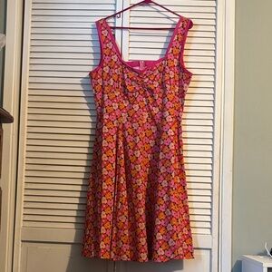 Heart of Haute Sadie Dress - Pink Floral Scoop-Neck Dress. 1x. 100% Cotton.